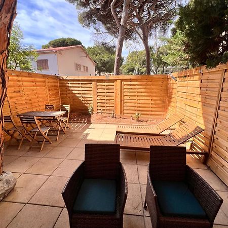 Sympathique Studio En Rez De Jardin Dans Residence Hyeres Exterior photo