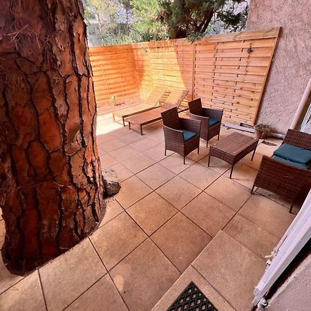 Sympathique Studio En Rez De Jardin Dans Residence Hyeres Exterior photo